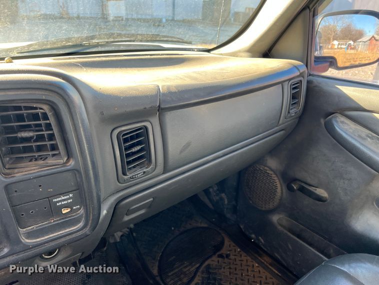 image for item LS9950 2003 Chevrolet Silverado 1500  pickup truck