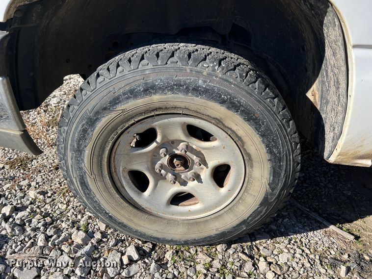 image for item LS9950 2003 Chevrolet Silverado 1500  pickup truck