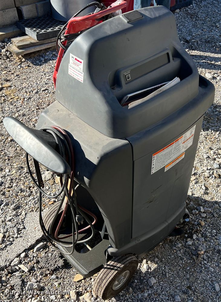 image for item LS9951 Robinair Cooltech 34288  refrigerant recovery recycling machine