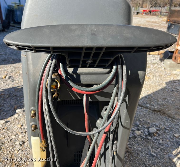 image for item LS9951 Robinair Cooltech 34288  refrigerant recovery recycling machine