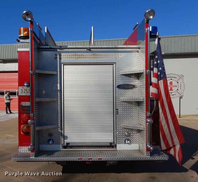 image for item LS9960 1997 International Pierce EA753  pumper fire truck