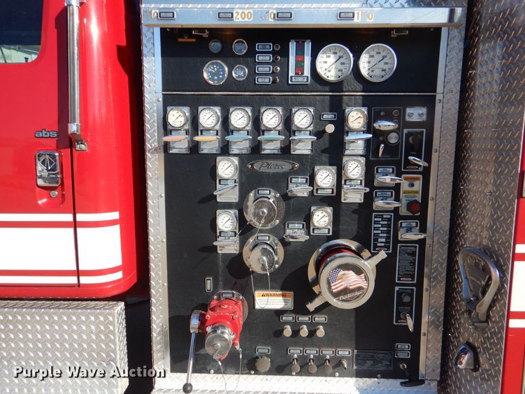 image for item LS9960 1997 International Pierce EA753  pumper fire truck