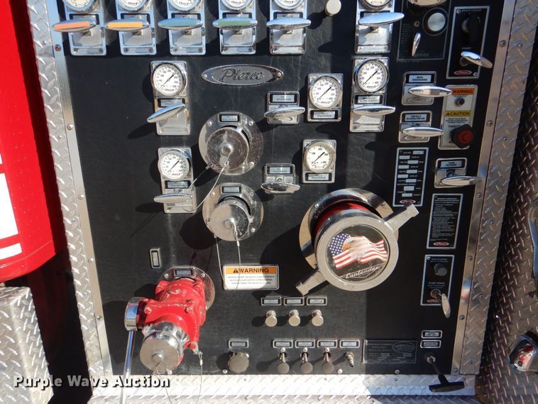 image for item LS9960 1997 International Pierce EA753  pumper fire truck