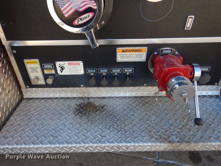 image for item LS9960 1997 International Pierce EA753  pumper fire truck