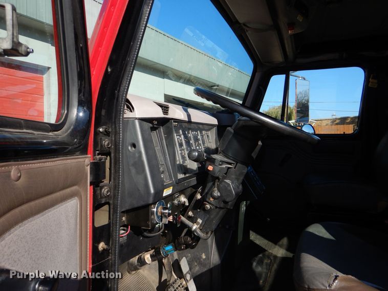 image for item LS9960 1997 International Pierce EA753  pumper fire truck