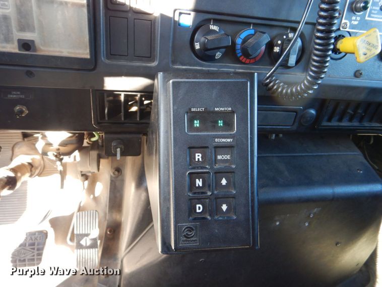 image for item LS9960 1997 International Pierce EA753  pumper fire truck