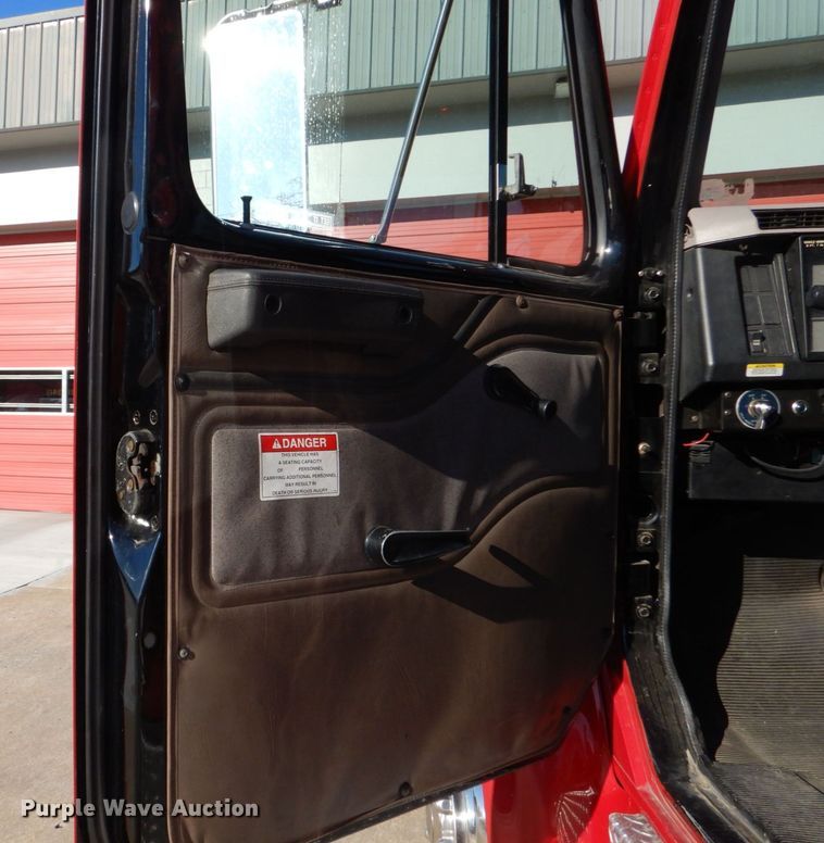 image for item LS9960 1997 International Pierce EA753  pumper fire truck