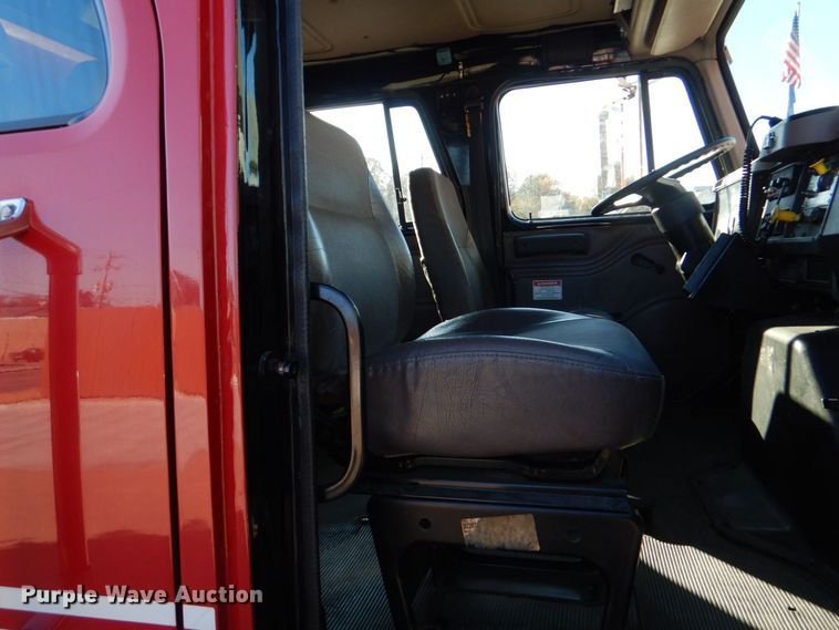 image for item LS9960 1997 International Pierce EA753  pumper fire truck