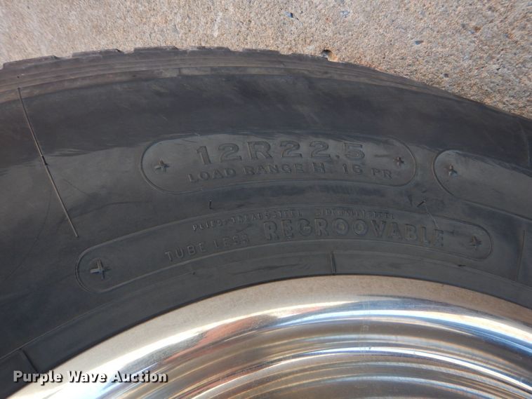 image for item LS9960 1997 International Pierce EA753  pumper fire truck