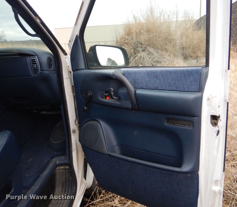 image for item LS9994 1996 Chevrolet Astro  van