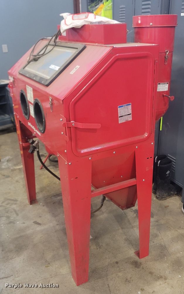 image for item MH9545 2017 Grizzly GO708  sandblast cabinet