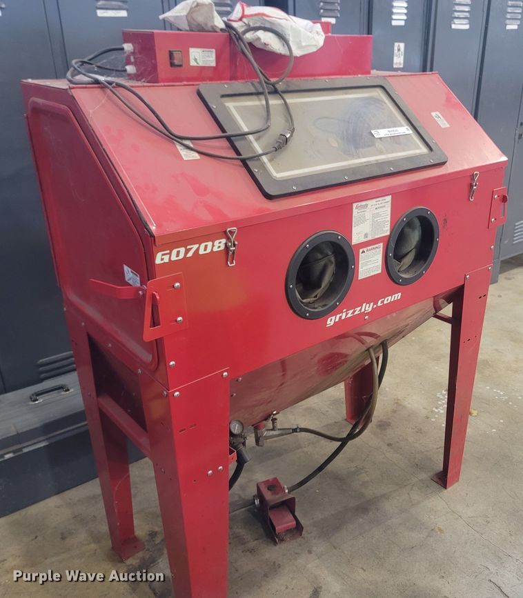 image for item MH9545 2017 Grizzly GO708  sandblast cabinet