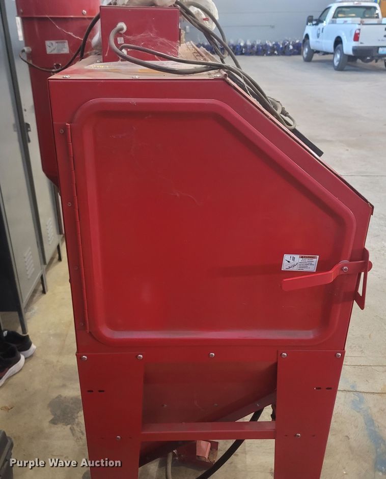 image for item MH9545 2017 Grizzly GO708  sandblast cabinet