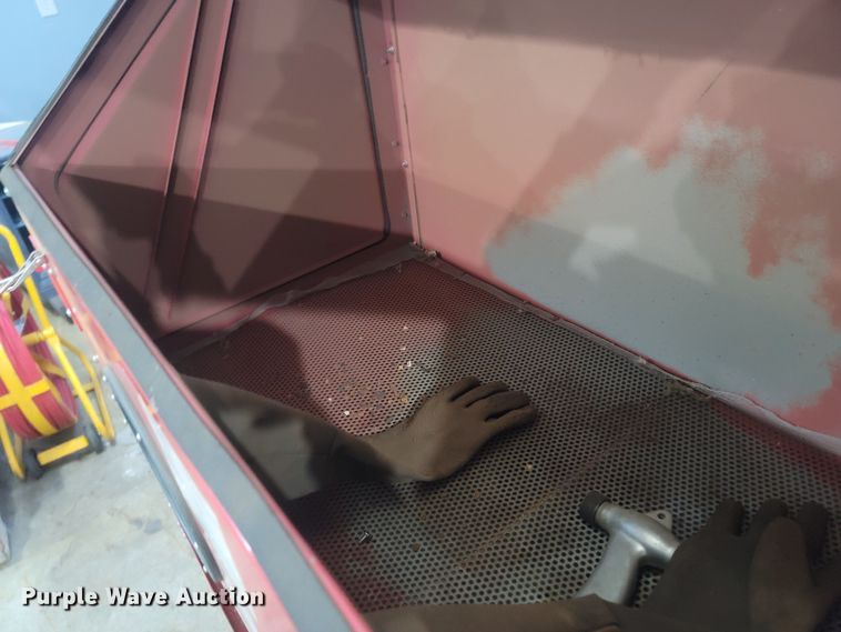 image for item MH9545 2017 Grizzly GO708  sandblast cabinet