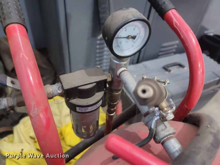 image for item MH9548 2015 Grizzly T27158  sandblaster