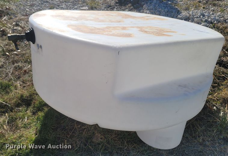 image for item MH9558 (3) poly tanks