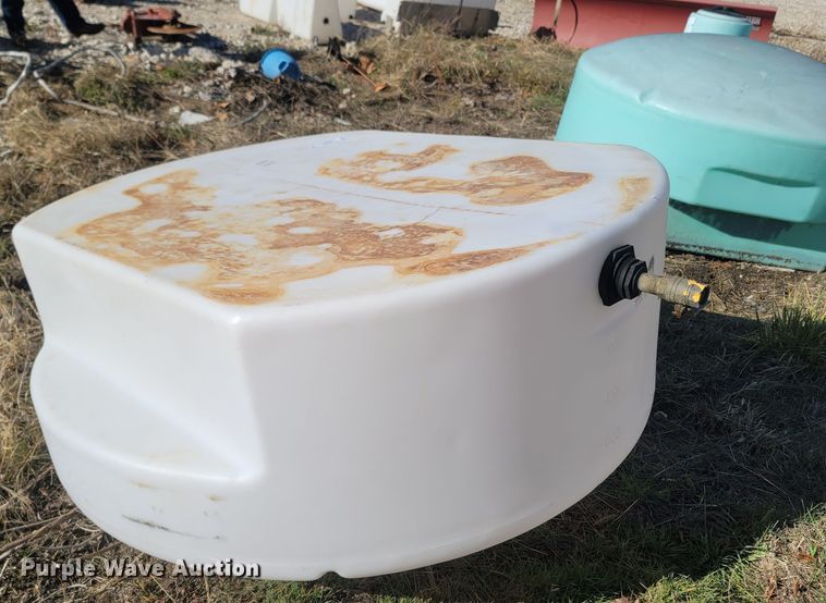 image for item MH9558 (3) poly tanks