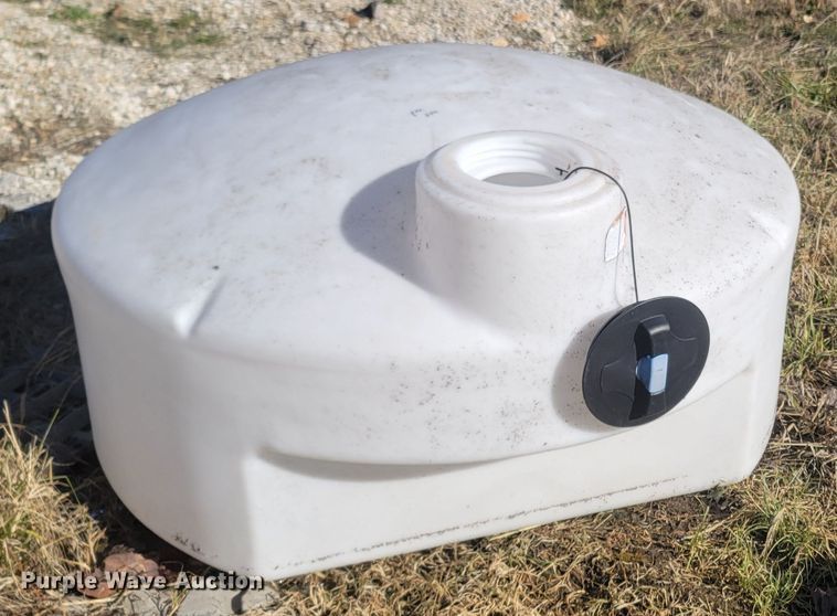 image for item MH9558 (3) poly tanks