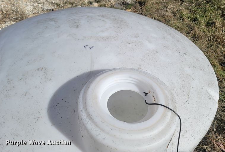 image for item MH9558 (3) poly tanks