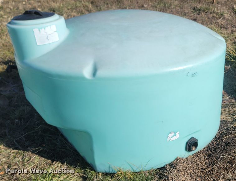 image for item MH9558 (3) poly tanks