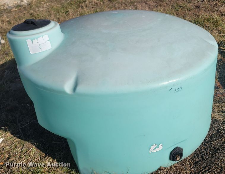 image for item MH9558 (3) poly tanks