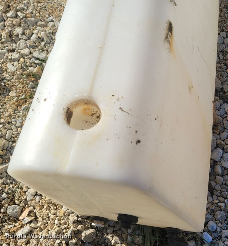 image for item MH9559 (4) poly tanks