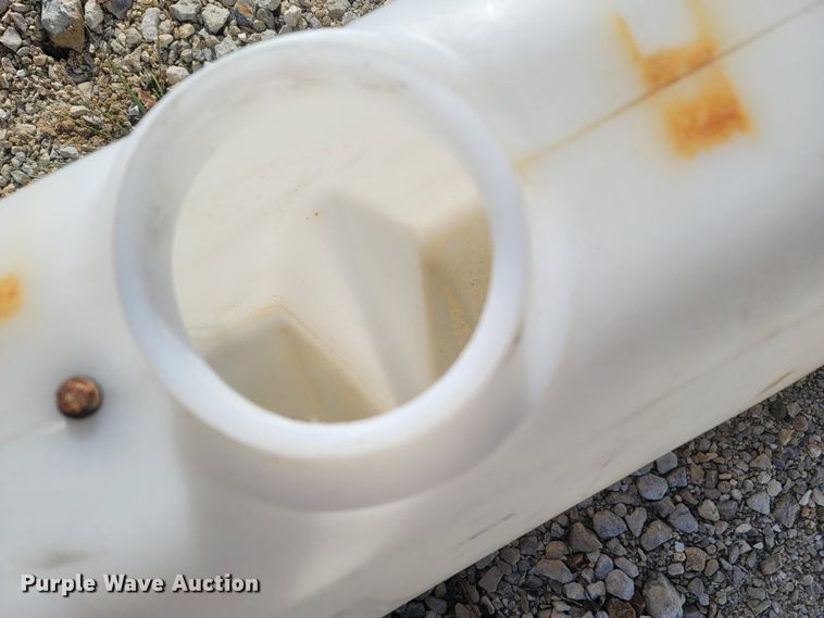 image for item MH9559 (4) poly tanks