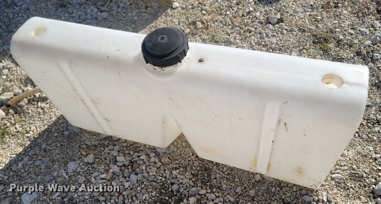 image for item MH9559 (4) poly tanks