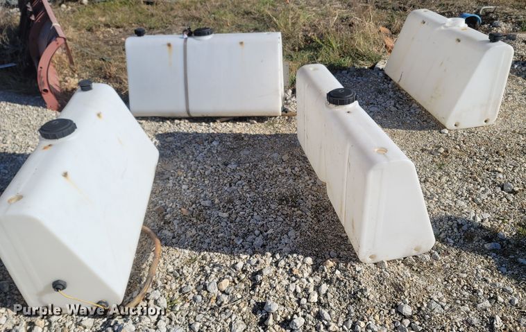 image for item MH9559 (4) poly tanks