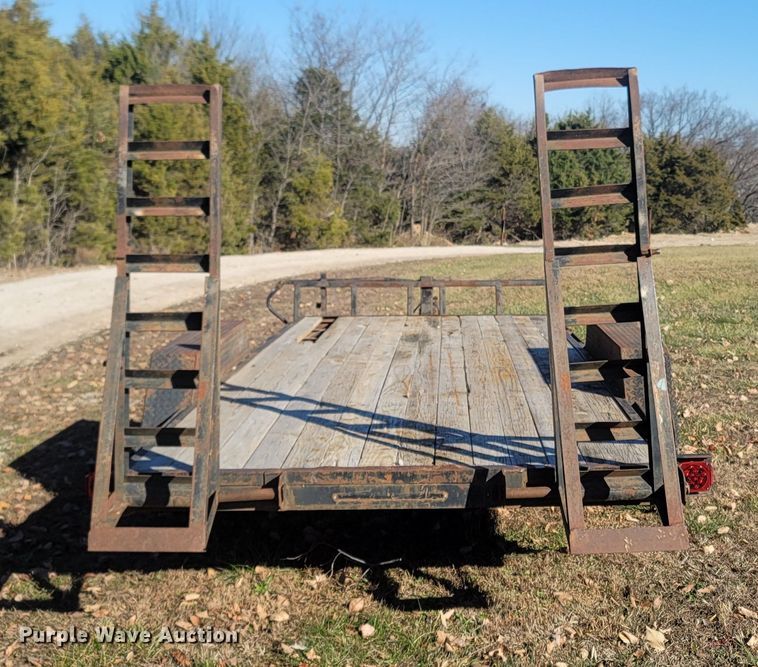 image for item MH9561 2000 Tri-Star  utility trailer