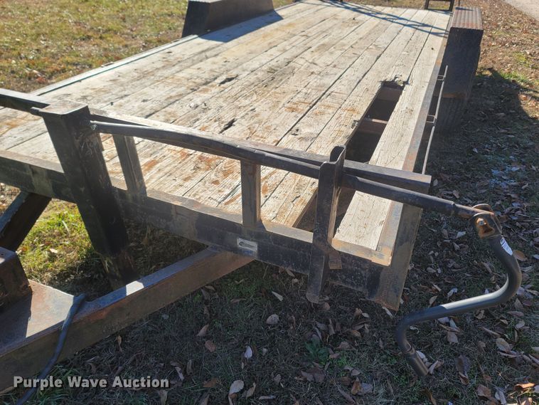 image for item MH9561 2000 Tri-Star  utility trailer