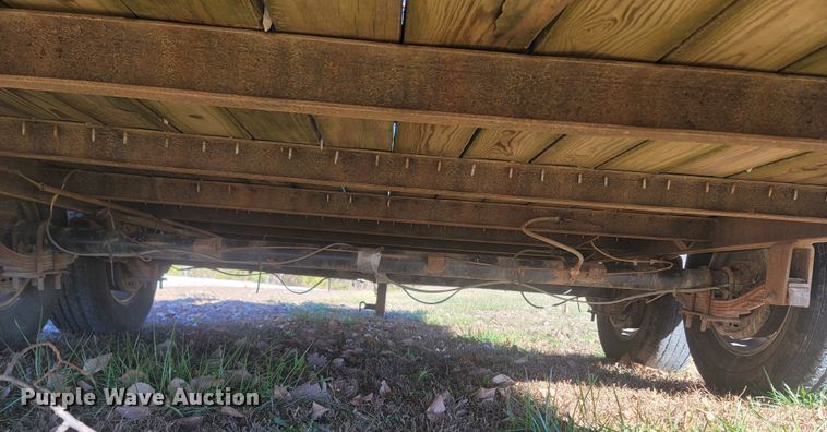 image for item MH9561 2000 Tri-Star  utility trailer