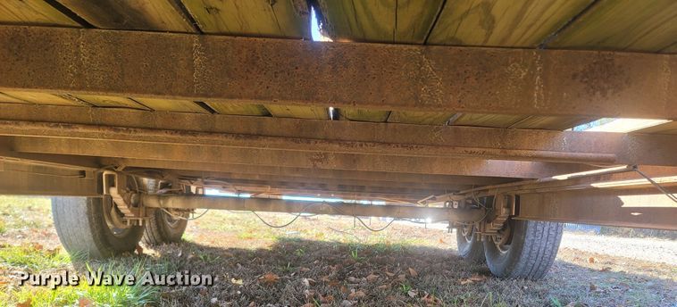 image for item MH9561 2000 Tri-Star  utility trailer