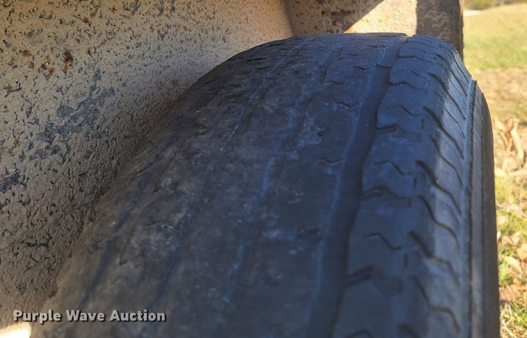 image for item MH9561 2000 Tri-Star  utility trailer