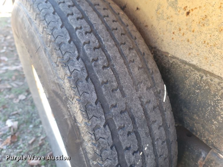 image for item MH9561 2000 Tri-Star  utility trailer