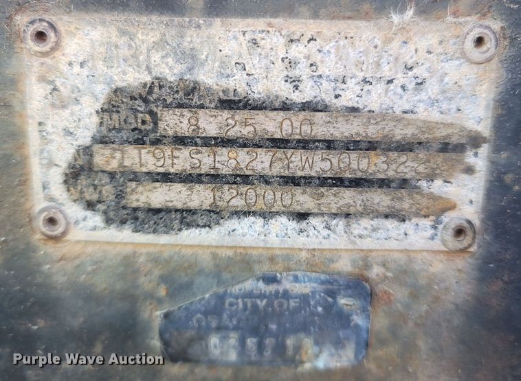 image for item MH9561 2000 Tri-Star  utility trailer