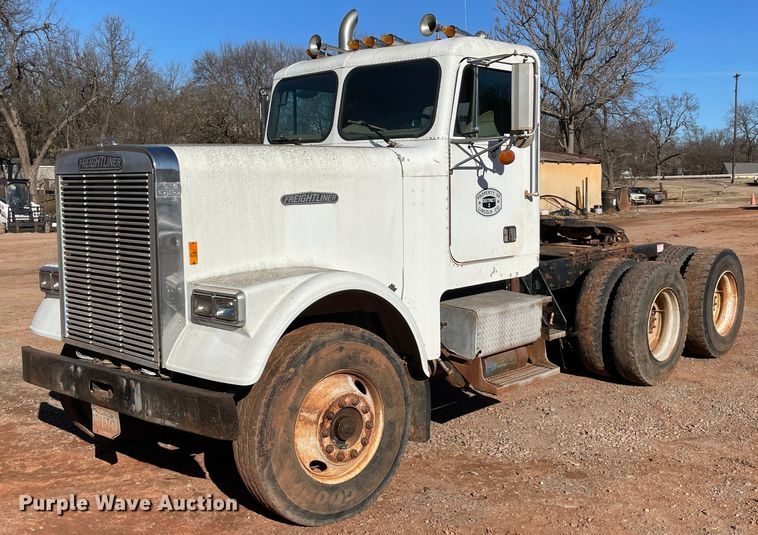 image for item MI9548 1988 Freightliner  semi truck