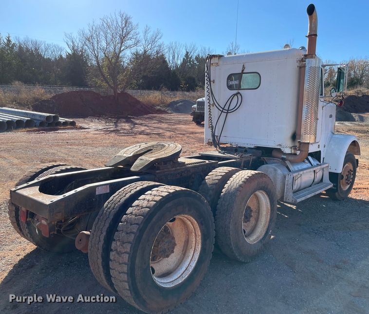 image for item MI9548 1988 Freightliner  semi truck