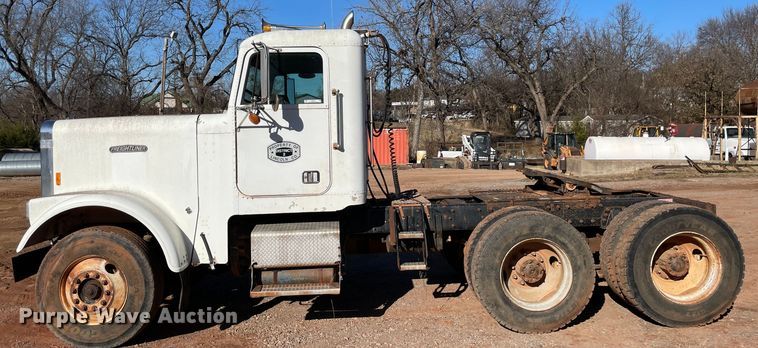 image for item MI9548 1988 Freightliner  semi truck