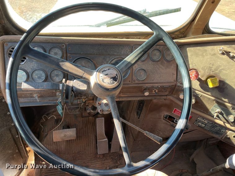 image for item MI9548 1988 Freightliner  semi truck