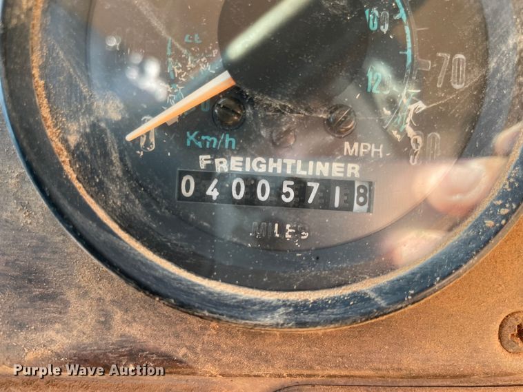 image for item MI9548 1988 Freightliner  semi truck