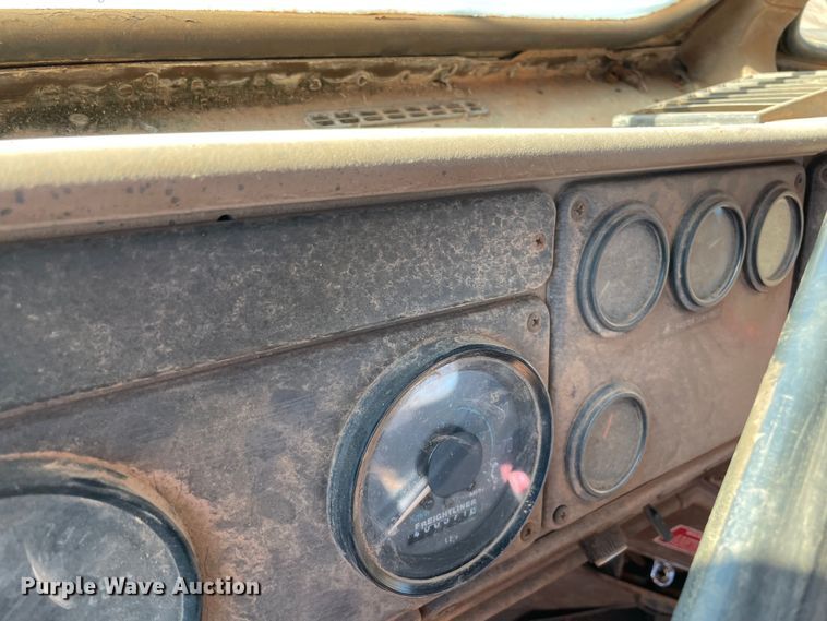 image for item MI9548 1988 Freightliner  semi truck