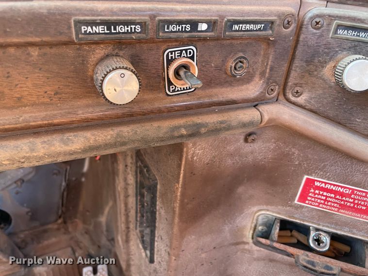 image for item MI9548 1988 Freightliner  semi truck