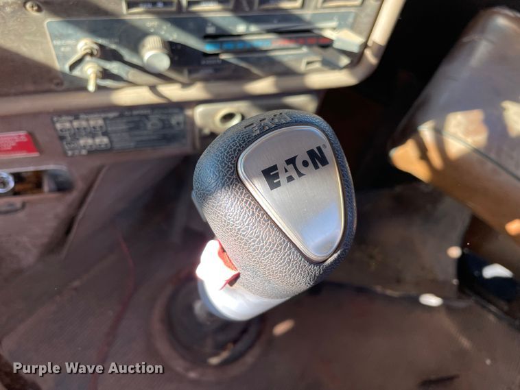 image for item MI9548 1988 Freightliner  semi truck