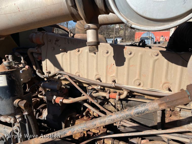 image for item MI9548 1988 Freightliner  semi truck