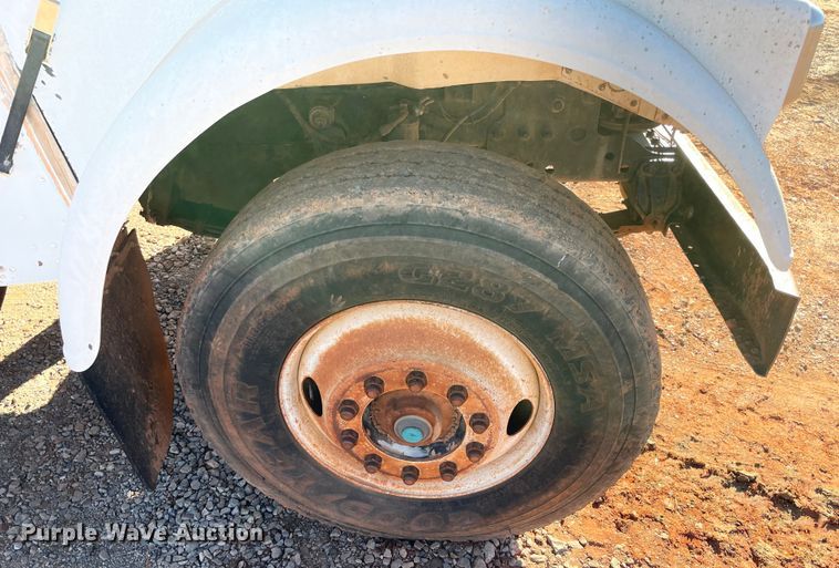 image for item MI9548 1988 Freightliner  semi truck