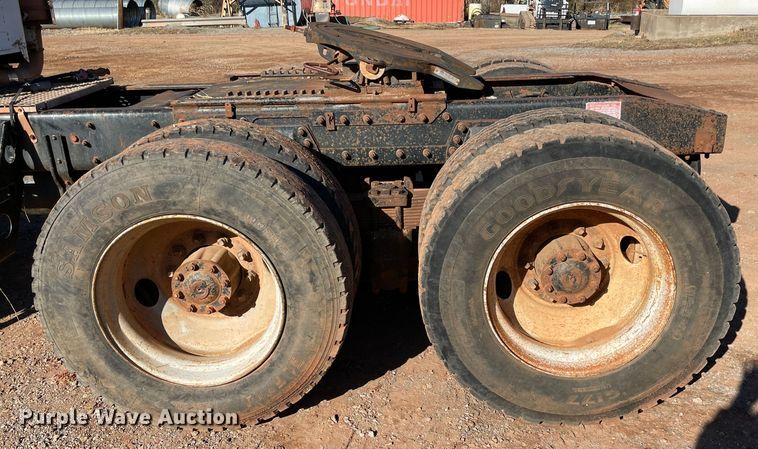 image for item MI9548 1988 Freightliner  semi truck