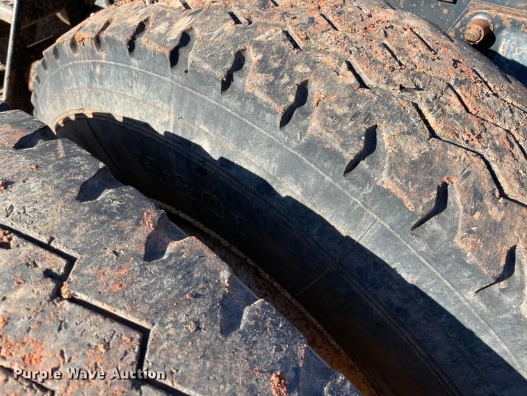 image for item MI9548 1988 Freightliner  semi truck