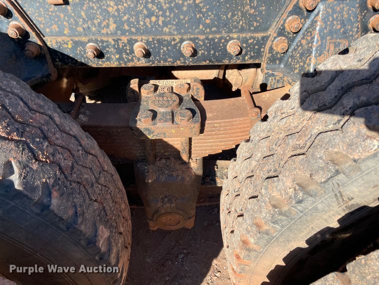 image for item MI9548 1988 Freightliner  semi truck