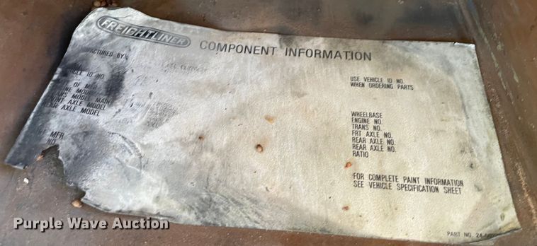 image for item MI9548 1988 Freightliner  semi truck